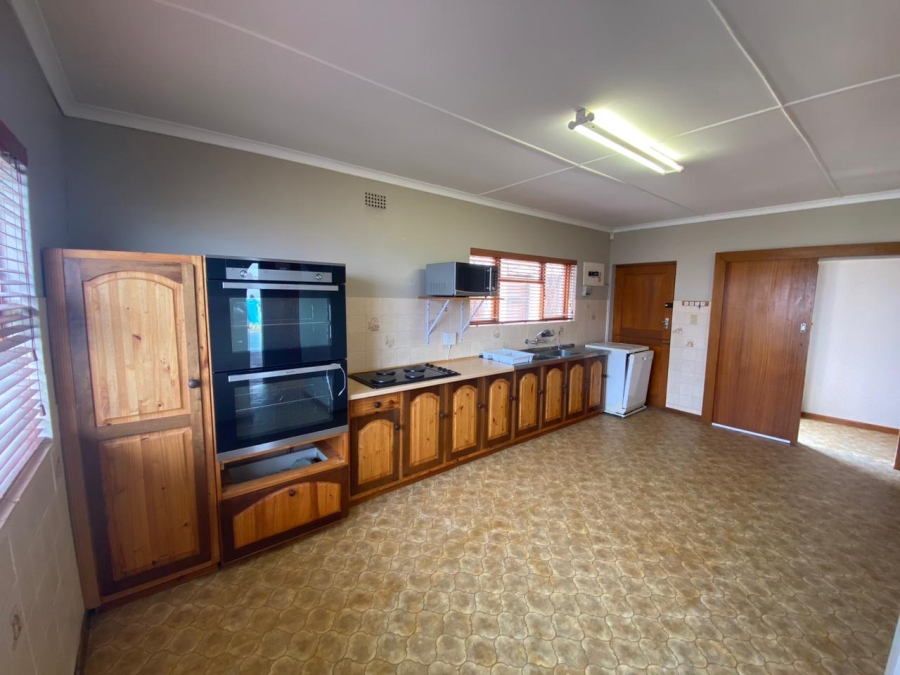 4 Bedroom Property for Sale in Sandbaai Western Cape